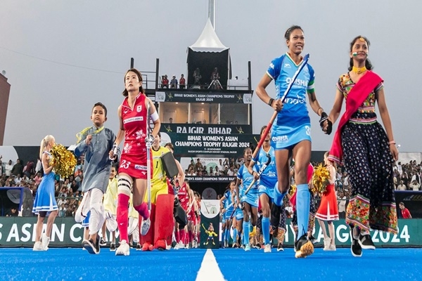 In Hockey, India stormed into the final after defeating J