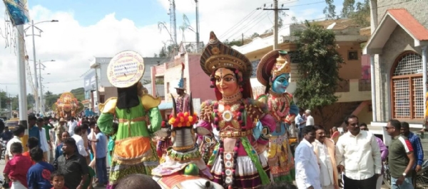 ಕೆಜಿಎಫ್ ನಗರದಲ್ಲಿ ಪೊಂಗಲ್ ಅಂಗವಾಗಿ ಸಂತ ಮತ್ತು ದಾರ್ಶನಿಕ ತಿರುವಳ್ಳಾರ್ ಮೆರಣಿಗೆ ನಡೆಯಿತು.