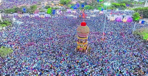 ಅದ್ದೂರಿಯಾಗಿ ನೆರವೇರಿದ ಕೊಪ್ಪಳ ಶ್ರೀಗವಿಸಿದ್ದೇಶ್ವರ ರಥೋತ್ಸವ