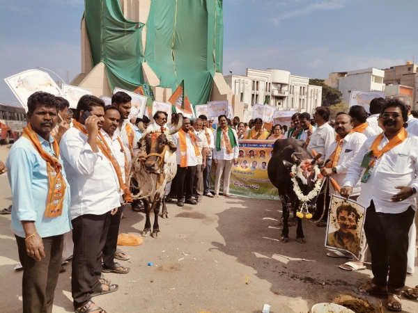 ಚಾಮರಾಜಪೇಟೆ ಗೋವುಗಳ ಕೆಚ್ಚಲು ಕೊಯ್ದ ಪ್ರಕರಣ : ಸಚಿವ ಜಮೀರ್ ಅಹ್ಮದ್ ರಾಜೀನಾಮೆಗೆ ಆಗ್ರಹ