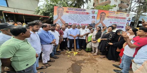 ಮಂಗಳೂರು ರಸ್ತೆ ಕಾಮಗಾರಿಗೆ ಖಾದರ್ ಚಾಲನೆ