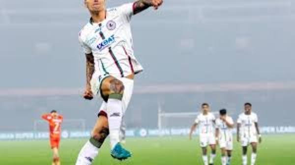 Mohun Bagan Super Giants and Hyderabad FC will face each other in the Indian Super League football tournament which will be held this evening at the Vivekananda Yuva Bharati Stadium in Kolkata.