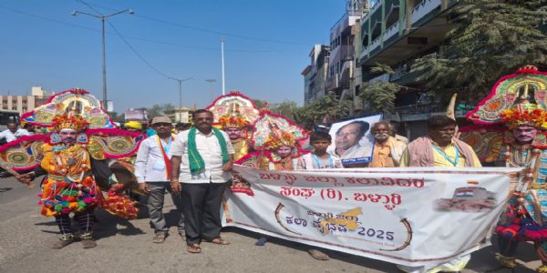 ಕಲಾವಿದರು ಕಲೆಯ ಜೊತೆ ಸಂಸ್ಕೃತಿ, ಸಂಸ್ಕಾರ ಉಳಿಸಲು ಯತ್ನಿಸಬೇಕು : ಇ. ತುಕಾರಾಂ