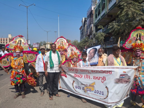 ಕಲಾವಿದರು ಕಲೆಯ ಜೊತೆಯಲ್ಲಿ ಸಂಸ್ಕøತಿ ಮತ್ತು ಸಂಸ್ಕಾರ ಉಳಿಸಲು ಯತ್ನಿಸಬೇಕು ; ಇ. ತುಕಾರಾಂ