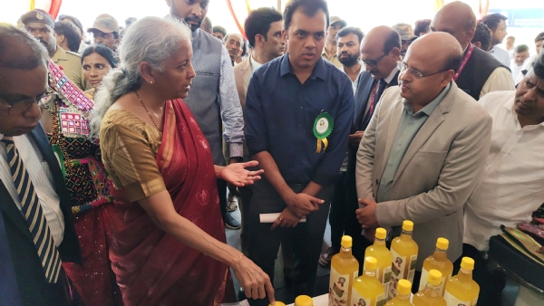 ರೈತರು ಕೃಷಿ ಸಂಸ್ಕರಣಾ ಘಟಕ ತರಬೇತಿಯ ಸದುಪಯೋಗ  ಪಡೆದುಕೊಳ್ಳಬೇಕು- ಕೇಂದ್ರ ಸಚಿವೆ ನಿರ್ಮಲಾ ಸೀತಾರಾಮನ್