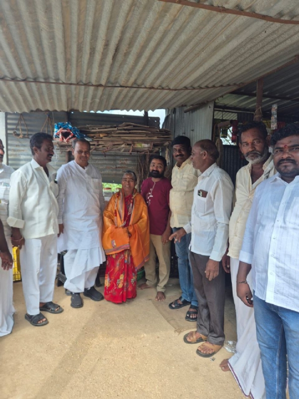 ಗುಟುಕಾ, ಸಿಗರೇಟ ಮಾರಾಟ ಮಾಡದ ಸುಲ್ತಾನಪುರ ಗ್ರಾಮದ ವಿಜಯಲಕ್ಷ್ಮಿಗೆ ಸನ್ಮಾನ