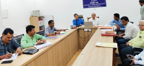 ದೀಪಾವಳಿಯಲ್ಲಿ ಅಹಿತಕರ ಘಟನೆಗಳು ನಡೆಯದಂತೆ ನೋಡಿಕೊಳ್ಳಬೇಕು: ಜಿಲ್ಲಾಧಿಕಾರಿ ಡಾ. ಸುರೇಶ ಬಿ. ಇಟ್ನಾಳ