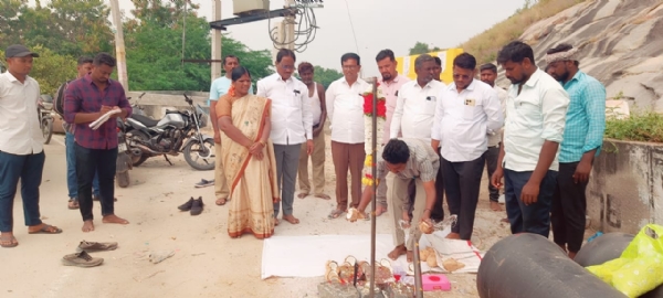 ರಾಯಚೂರು : ಮಾವಿನಕೆರೆಯಲ್ಲಿ ರೇಸಿಂಗ್ ಪೈಪ್‌ಲೈನ್ ಜೋಡಣೆ