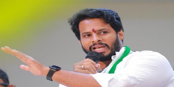 ಬೆಂಗಳೂರಿನಲ್ಲಿ ಗುಂಡಿಗಳನ್ನು ಮುಚ್ಚಲು ಎ ಖಾತಾ ಹೆಸರಿನಲ್ಲಿ ರಾಜ್ಯ ಸರ್ಕಾರದಿಂದ ಸುಲಿಗೆ
