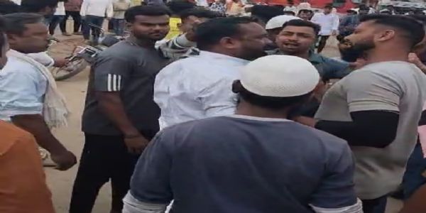 ಸಿಗರೇಟ್ ಬಾಕಿ ಹಣಕ್ಕೆ ಆರಂಭವಾದ ಗಲಾಟೆ ಹಿಂದೂ-ಮುಸ್ಲಿಂ ಸಂಘರ್ಷ
