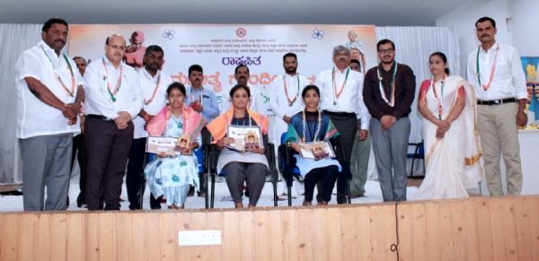 ಮಹಾತ್ಮ ಗಾಂಧೀಜಿಯವರು ಸ್ವಚ್ಛತೆ, ಸರಳತೆಗೆ ಮಹತ್ವ ನೀಡಿದ್ದರು- ಜಿಲ್ಲಾಧಿಕಾರಿ ಸುರೇಶ ಬಿ. ಇಟ್ನಾಳ