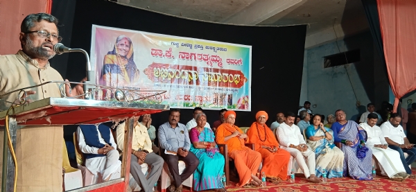 ಮರಿಯಮ್ಮನಹಳ್ಳಿ ವೃತ್ತಿ ರಂಗಭೂಮಿಯ `ಅನುಭವ ಮಂಟಪ’ ನಿರ್ದೇಶಕ ಮಲ್ಲಿಕಾರ್ಜುನ ಕಡಕೋಳ