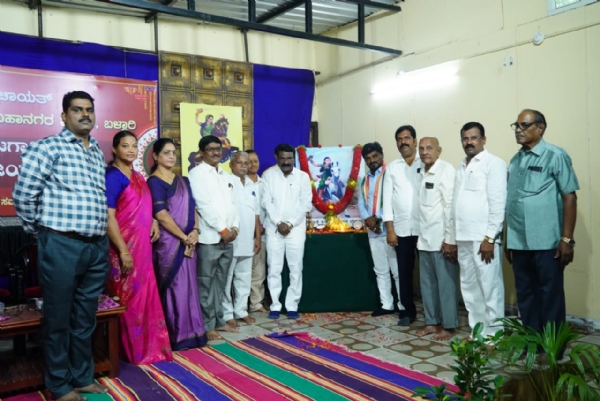 ಬ್ರಿಟಿಷರ ವಿರುದ್ಧ ಹೋರಾಡಿ ಮಹಿಳೆಯರಿಗೆ ಸ್ಪೂರ್ತಿಯಾಗಿದ್ದ ಕಿತ್ತೂರು ರಾಣಿ ಚೆನ್ನಮ್ಮ: ಲಿಡ್ಕರ್ ಅಧ್ಯಕ್ಷ ಮುಂಡರಗಿ ನಾಗರಾಜ ಬ್ರಿಟಿಷರ ವಿರುದ್ಧ ಹೋರಾಡಿ ಮಹಿಳೆಯರಿಗೆ ಸ್ಪೂರ್ತಿಯಾಗಿದ್ದ ಕಿತ್ತೂರು ರಾಣಿ ಚೆನ್ನಮ್ಮ: ಲಿಡ್ಕರ್ ಅಧ್ಯಕ್ಷ ಮುಂಡರಗಿ ನಾಗರಾಜ