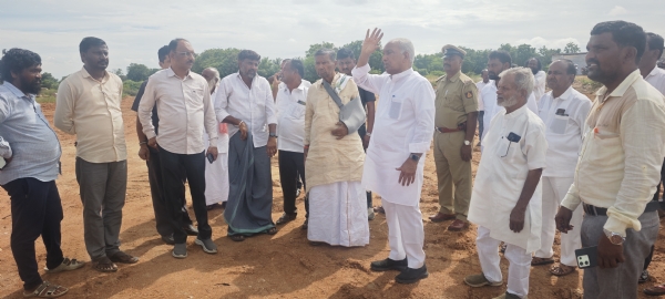 ತ್ವರಿತಗತಿಯಲ್ಲಿ ತಾಲೂಕ ಕ್ರೀಡಾಂಗಣ ಕಾಮಗಾರಿ ಮುಗಿಸಬೇಕು- ಎನ್ಎಸ್ ಬೋಸರಾಜು ತ್ವರಿತಗತಿಯಲ್ಲಿ ತಾಲೂಕ ಕ್ರೀಡಾಂಗಣ ಕಾಮಗಾರಿ ಮುಗಿಸಬೇಕು- ಎನ್ಎಸ್ ಬೋಸರಾಜು