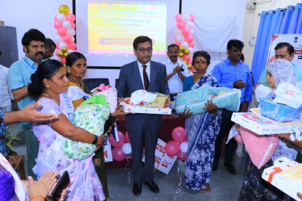 ಬಳ್ಳಾರಿ: ಹೆಣ್ಣು ಮಕ್ಕಳ ಜನ್ಮೋತ್ಸವ : ವಿವಿಧ ಕ್ಷೇತ್ರಗಳಲ್ಲಿ ಹೆಣ್ಣು ಮಕ್ಕಳ ಸಾಧನೆ ಅಪಾರ ಬಳ್ಳಾರಿ: ಹೆಣ್ಣು ಮಕ್ಕಳ ಜನ್ಮೋತ್ಸವ : ವಿವಿಧ ಕ್ಷೇತ್ರಗಳಲ್ಲಿ ಹೆಣ್ಣು ಮಕ್ಕಳ ಸಾಧನೆ ಅಪಾರ