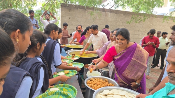 ಬಳ್ಳಾರಿ ಶಾಸಕರ ಹುಟ್ಟುಹಬ್ಬದ ಸಂಭ್ರಮ : ಬೈಕ್ ರ್ಯಾಲಿ ಬಳ್ಳಾರಿ ಶಾಸಕರ ಹುಟ್ಟುಹಬ್ಬದ ಸಂಭ್ರಮ : ಬೈಕ್ ರ್ಯಾಲಿ