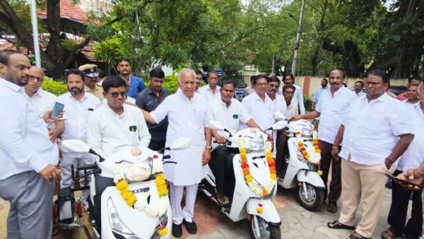 ಸರ್ಕಾರ ನಿಮ್ಮ ಜೊತೆಯಿದೆ ಎಲ್ಲರಂತೆ ನೀವು ಆತ್ಮ ಸ್ಥೈರ್ಯದಿಂದ ಜೀವಿಸಿ   : ಎನ್ಎಸ್ ಬೋಸರಾಜು ಸರ್ಕಾರ ನಿಮ್ಮ ಜೊತೆಯಿದೆ ಎಲ್ಲರಂತೆ ನೀವು ಆತ್ಮ ಸ್ಥೈರ್ಯದಿಂದ ಜೀವಿಸಿ   : ಎನ್ಎಸ್ ಬೋಸರಾಜು