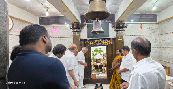 ಶ್ರೀ ಚಂದ್ರ ಮೌಳೆಶ್ವರ ದೇವಸ್ಥಾನದಲ್ಲಿ ಪ್ರಾಂಗಣ ಕಾಮಗಾರಿ ವೀಕ್ಷಿಸಿದ  ಸಚಿವ ಎನ್ಎಸ್ ಬೋಸರಾಜು ಶ್ರೀ ಚಂದ್ರ ಮೌಳೆಶ್ವರ ದೇವಸ್ಥಾನದಲ್ಲಿ ಪ್ರಾಂಗಣ ಕಾಮಗಾರಿ ವೀಕ್ಷಿಸಿದ  ಸಚಿವ ಎನ್ಎಸ್ ಬೋಸರಾಜು