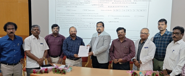 ಈಶಾನ್ಯ ಶಿಕ್ಷಕರ ಕ್ಷೇತ್ರ : ರಾಯಚೂರಿನಲ್ಲಿ ವಿಶೇಷ ಮಿಂಚಿನ ನೋಂದಣಿ ಅಭಿಯಾನಕ್ಕೆ ಚಾಲನೆ ಈಶಾನ್ಯ ಶಿಕ್ಷಕರ ಕ್ಷೇತ್ರ : ರಾಯಚೂರಿನಲ್ಲಿ ವಿಶೇಷ ಮಿಂಚಿನ ನೋಂದಣಿ ಅಭಿಯಾನಕ್ಕೆ ಚಾಲನೆ