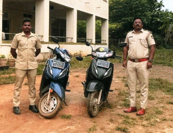 ಸಾರಿಗೆ ಅಧಿಕಾರಿಗಳಿಂದ ಅನಧಿಕೃತ ಬಾಡಿಗೆ ದ್ವಿಚಕ್ರ ವಾಹನಗಳು ಜಪ್ತು. ಸಾರಿಗೆ ಅಧಿಕಾರಿಗಳಿಂದ ಅನಧಿಕೃತ ಬಾಡಿಗೆ ದ್ವಿಚಕ್ರ ವಾಹನಗಳು ಜಪ್ತು.