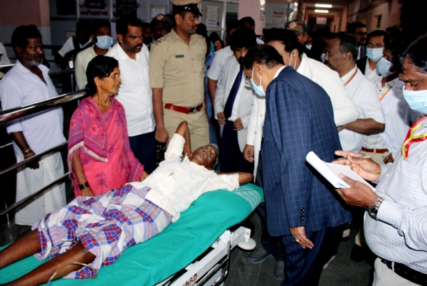 ಉಪ ಲೋಕಾಯುಕ್ತ ನ್ಯಾ. ಬಿ.ವೀರಪ್ಪ  :  ಕೊಪ್ಪಳದ ವಿವಿಧ ಕಚೇರಿಗಳಿಗೆ ಭೇಟಿ: ಪರಿಶೀಲನೆ ಉಪ ಲೋಕಾಯುಕ್ತ ನ್ಯಾ. ಬಿ.ವೀರಪ್ಪ  :  ಕೊಪ್ಪಳದ ವಿವಿಧ ಕಚೇರಿಗಳಿಗೆ ಭೇಟಿ: ಪರಿಶೀಲನೆ