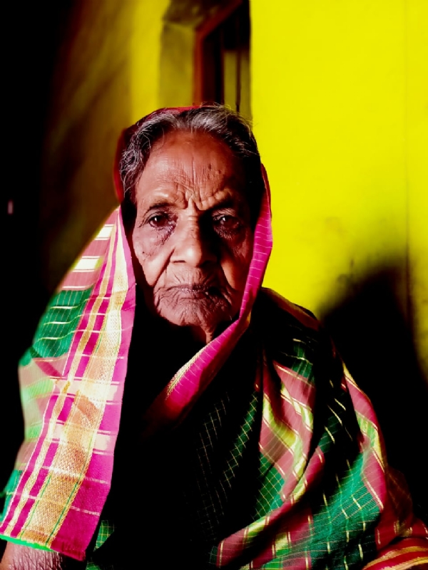 ಓಬಶೆಟ್ಟಿಹಳ್ಳಿಯ ಶತಾಯುಷಿ ಈರಮ್ಮಗೆ ಕನ್ನಡ ರಾಜ್ಯೋತ್ಸವ ಪ್ರಶಸ್ತಿ ಓಬಶೆಟ್ಟಿಹಳ್ಳಿಯ ಶತಾಯುಷಿ ಈರಮ್ಮಗೆ ಕನ್ನಡ ರಾಜ್ಯೋತ್ಸವ ಪ್ರಶಸ್ತಿ