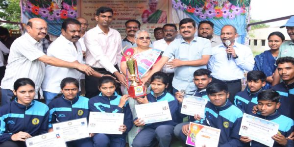 ರಾಷ್ಟ್ರ ಮಟ್ಟದಲ್ಲಿ ಸಾಧನೆಗೈದ ಕ್ರೀಡಾಪಟುಗಳಿಗೆ ಡಾ.ಸುಧಾ ಮೂರ್ತಿ ಸನ್ಮಾನ