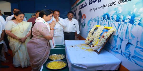 ಇಂದಿರಾ ಗಾಂಧಿ ಆಡಳಿತ ವಿಶ್ವಕ್ಕೆ ಮಾದರಿ : ಸಚಿವೆ ಲಕ್ಷ್ಮೀ ಹೆಬ್ಬಾಳಕರ್