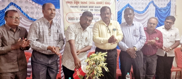 ಮಕ್ಕಳಿಗೆ ಕೇವಲ ಪಾಠದಿಂದ ಬದುಕು ರೂಪಗೊಳ್ಳದು : ಗೊಂಡಬಾಳ ಮಕ್ಕಳಿಗೆ ಕೇವಲ ಪಾಠದಿಂದ ಬದುಕು ರೂಪಗೊಳ್ಳದು : ಗೊಂಡಬಾಳ