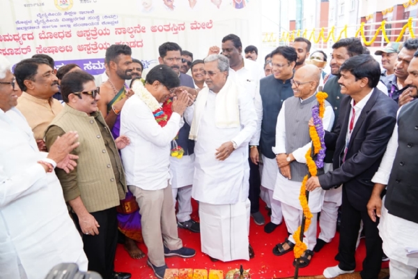 ನಾನು ಕೊಪ್ಪಳಕ್ಕೆ ಕಾಲಿಟ್ಟಾಗಲೆಲ್ಲಾ ಮೈಸೂರಿಗೇ ಕಾಲಿಟ್ಟಷ್ಟು ಖುಷಿ ಆಗ್ತದೆ: ನಿಮ್ಮ ಪ್ರೀತಿಗೆ ಸದಾ ಋಣಿ: ಸಿ.ಎಂ.ಸಿದ್ದರಾಮಯ್ಯ