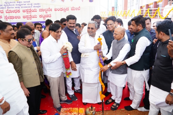 ನಾನು ಕೊಪ್ಪಳಕ್ಕೆ ಕಾಲಿಟ್ಟಾಗಲೆಲ್ಲಾ ಮೈಸೂರಿಗೇ ಕಾಲಿಟ್ಟಷ್ಟು ಖುಷಿ ಆಗ್ತದೆ: ನಿಮ್ಮ ಪ್ರೀತಿಗೆ ಸದಾ ಋಣಿ: ಸಿ.ಎಂ.ಸಿದ್ದರಾಮಯ್ಯ