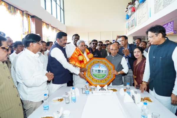 ನಾನು ಕೊಪ್ಪಳಕ್ಕೆ ಕಾಲಿಟ್ಟಾಗಲೆಲ್ಲಾ ಮೈಸೂರಿಗೇ ಕಾಲಿಟ್ಟಷ್ಟು ಖುಷಿ ಆಗ್ತದೆ: ನಿಮ್ಮ ಪ್ರೀತಿಗೆ ಸದಾ ಋಣಿ: ಸಿ.ಎಂ.ಸಿದ್ದರಾಮಯ್ಯ