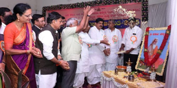 ಮಹರ್ಷಿ ವಾಲ್ಮೀಕಿ ಜಯಂತಿ, ಅದ್ದೂರಿ ಭಾವಚಿತ್ರದ ಮೆರವಣಿಗೆ
