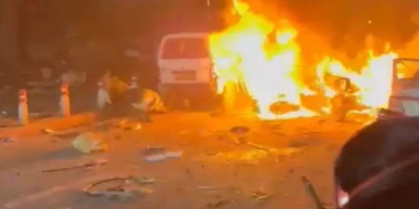 ದೆಹಲಿ : ಕೆಂಪುಕೋಟೆ ಸಮೀಪ ಭೀಕರ ಸ್ಫೋಟ ; 8ಕ್ಕೂ ಹೆಚ್ಚು ಮಂದಿ ಸಾವು