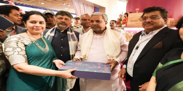 ಕೆಂಪೇಗೌಡ ವಿಮಾನ ನಿಲ್ದಾಣದಲ್ಲಿ ಕಲಾ ಲೋಕ ಮಳಿಗೆಗೆ ಮುಖ್ಯಮಂತ್ರಿ ಚಾಲನೆ