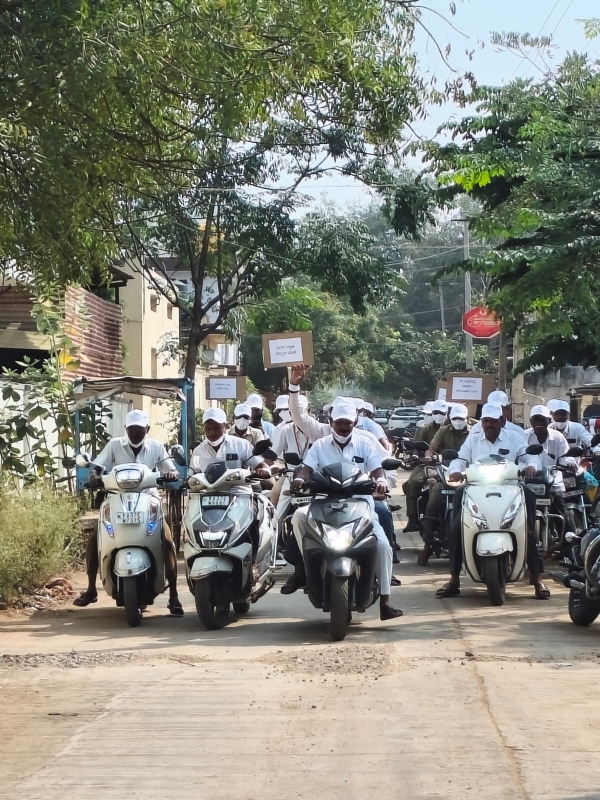 ಕೊಪ್ಪಳ: ಸ್ವಚ್ಛ ಭಾರತ ಮಿಷನ್ 2.0 ಯೋಜನೆ: ಪ್ಲಾಸ್ಟಿಕ್ ನಿಷೇಧ ಮತ್ತು ಪರಿಸರ ಸಂರಕ್ಷಣೆ ಅರಿವು ಬೈಕ್ ರ‍್ಯಾಲಿ