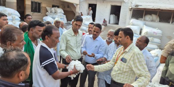 ಕೃಷಿ ಉತ್ಪನ್ನ ಮಾರುಕಟ್ಟೆ ಸಮಿತಿಗೆ ಡಿಸಿ ಡಾ.ಆನಂದ ಕೆ ಭೇಟಿ