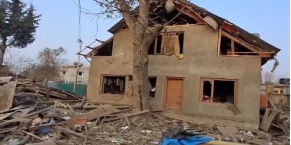 ಪುಲ್ವಾಮಾದಲ್ಲಿ ಉಗ್ರ ಉಮರ್ ಮನೆ ಸ್ಫೋಟಿಸಿ ಧ್ವಂಸಗೊಳಿಸಿದ ಭದ್ರತಾ ಪಡೆಗಳು