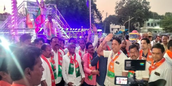 ಬಿಹಾರ್ ಚುನಾವಣೆ ಬಿಜೆಪಿ ಜಯ : ರಾಯಚೂರು ನಗರದ ಅಂಬೇಡ್ಕರ್ ವೃತ್ತದಲ್ಲಿ ವಿಜಯೋತ್ಸವ