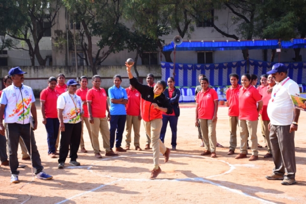 ಕೊಪ್ಪಳ : ಮಾನಸಿಕ ಒತ್ತಡ ನಿವಾರಣೆಗೆ ಕ್ರೀಡೆಗಳು ಸಹಕಾರಿ- ಜಿಲ್ಲಾಧಿಕಾರಿ ಡಾ. ಸುರೇಶ ಇಟ್ನಾಳ ಕೊಪ್ಪಳ : ಮಾನಸಿಕ ಒತ್ತಡ ನಿವಾರಣೆಗೆ ಕ್ರೀಡೆಗಳು ಸಹಕಾರಿ- ಜಿಲ್ಲಾಧಿಕಾರಿ ಡಾ. ಸುರೇಶ ಇಟ್ನಾಳ