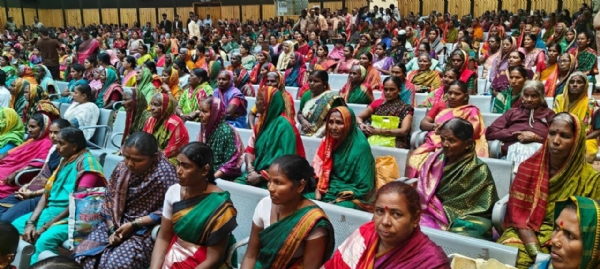 ಸಂಘಟಿತ ಪ್ರಯತ್ನದಿಂದ ದೇವದಾಸಿ ಪದ್ಧತಿಯನ್ನು ಬೇರುಸಮೇತ ಕಿತ್ತೊಗೆಯಬಹುದು: ನ್ಯಾ.ವಿಭು ಬಖ್ರು ಸಲಹೆ ಸಂಘಟಿತ ಪ್ರಯತ್ನದಿಂದ ದೇವದಾಸಿ ಪದ್ಧತಿಯನ್ನು ಬೇರುಸಮೇತ ಕಿತ್ತೊಗೆಯಬಹುದು: ನ್ಯಾ.ವಿಭು ಬಖ್ರು ಸಲಹೆ