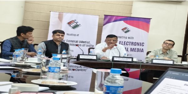 ಪಶ್ಚಿಮ ಬಂಗಾಳ ಮತದಾರರ ಪಟ್ಟಿಯ ಪರಿಷ್ಕರಣೆ ಪರಿಶೀಲನೆಗೆ ಕೇಂದ್ರ ತಂಡ ಭೇಟಿ