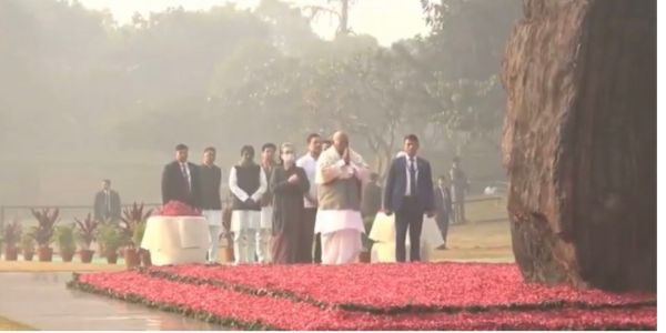 ಇಂದಿರಾ ಗಾಂಧಿ ಜನ್ಮದಿನಾಚರಣೆ ; ಕಾಂಗ್ರೆಸ್ ನಾಯಕರಿಂದ ಗೌರವ ನಮನ