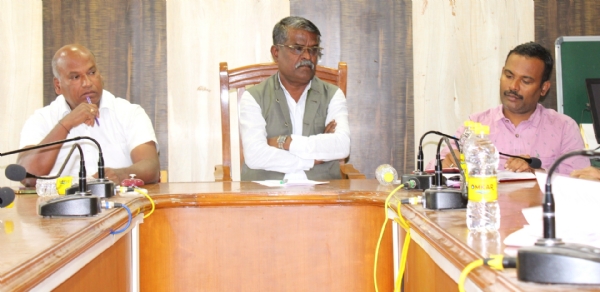 ಕೊಪ್ಪಳವನ್ನು ಬಾಲಕಾರ್ಮಿಕ ಮತ್ತು ಕಿಶೋರ ಕಾರ್ಮಿಕ ಮುಕ್ತ ಜಿಲ್ಲೆಯನ್ನಾಗಿಸಿ - ಶೇಖರಗೌಡ ರಾಮತ್ನಾಳ ಕೊಪ್ಪಳವನ್ನು ಬಾಲಕಾರ್ಮಿಕ ಮತ್ತು ಕಿಶೋರ ಕಾರ್ಮಿಕ ಮುಕ್ತ ಜಿಲ್ಲೆಯನ್ನಾಗಿಸಿ - ಶೇಖರಗೌಡ ರಾಮತ್ನಾಳ