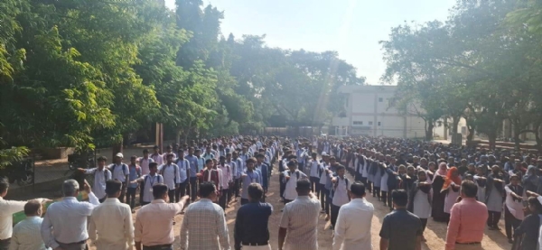 ಬಳ್ಳಾರಿ-ಸರಳಾದೇವಿ ಕಾಲೇಜು: ವಿದ್ಯಾರ್ಥಿಗಳಿಗೆ ಪ್ರತಿದಿನ ಸಂವಿಧಾನ ಪೀಠಿಕೆ ಭೋದನೆ ಬಳ್ಳಾರಿ-ಸರಳಾದೇವಿ ಕಾಲೇಜು: ವಿದ್ಯಾರ್ಥಿಗಳಿಗೆ ಪ್ರತಿದಿನ ಸಂವಿಧಾನ ಪೀಠಿಕೆ ಭೋದನೆ