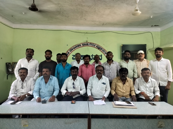 ದರ್ಪ ದುರಾಹಂಕಾರಿ ಶಿವರಾಜ ತಂಗಡಗಿಯವರನ್ನು ಸಚಿವ ಸ್ಥಾನದಿಂದ ಕೈಬಿಡಿ : ಹಡಪದ ಸಮಾಜ ದರ್ಪ ದುರಾಹಂಕಾರಿ ಶಿವರಾಜ ತಂಗಡಗಿಯವರನ್ನು ಸಚಿವ ಸ್ಥಾನದಿಂದ ಕೈಬಿಡಿ : ಹಡಪದ ಸಮಾಜ