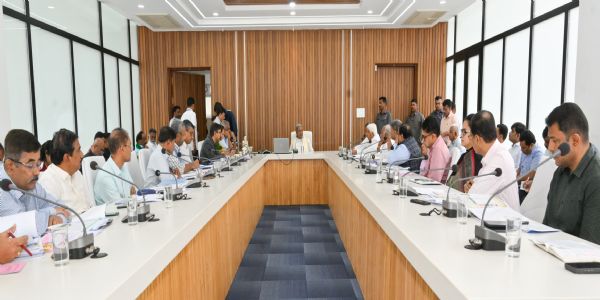 ಮೆಕ್ಕೆಜೋಳ ಬೆಲೆ ಕುಸಿತ : ಮುಖ್ಯಮಂತ್ರಿ ನೇತೃತ್ವದಲ್ಲಿ ತುರ್ತು ಸಭೆ