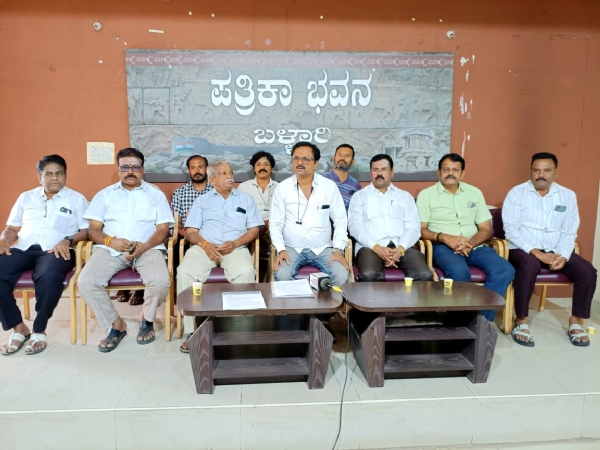 ಸಿದ್ಧಾಂತ ಶಿಖಾಮಣಿ ಮತ್ತು ವಚನಗಳ ಸ್ಪರ್ಧೆ ಸಿದ್ಧಾಂತ ಶಿಖಾಮಣಿ ಮತ್ತು ವಚನಗಳ ಸ್ಪರ್ಧೆ