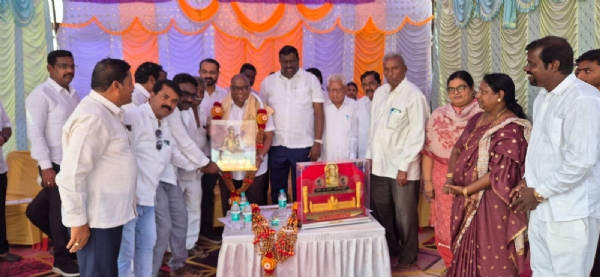 ಎಂದರು. : ನಗರ ಸೌಂದರೀಕರಣದ ಜೊತೆಗೆ ಮಹನಿಯರ ನೆನಹು ಮುಖ್ಯ