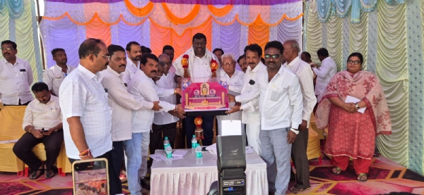 ಎಂದರು. : ನಗರ ಸೌಂದರೀಕರಣದ ಜೊತೆಗೆ ಮಹನಿಯರ ನೆನಹು ಮುಖ್ಯ